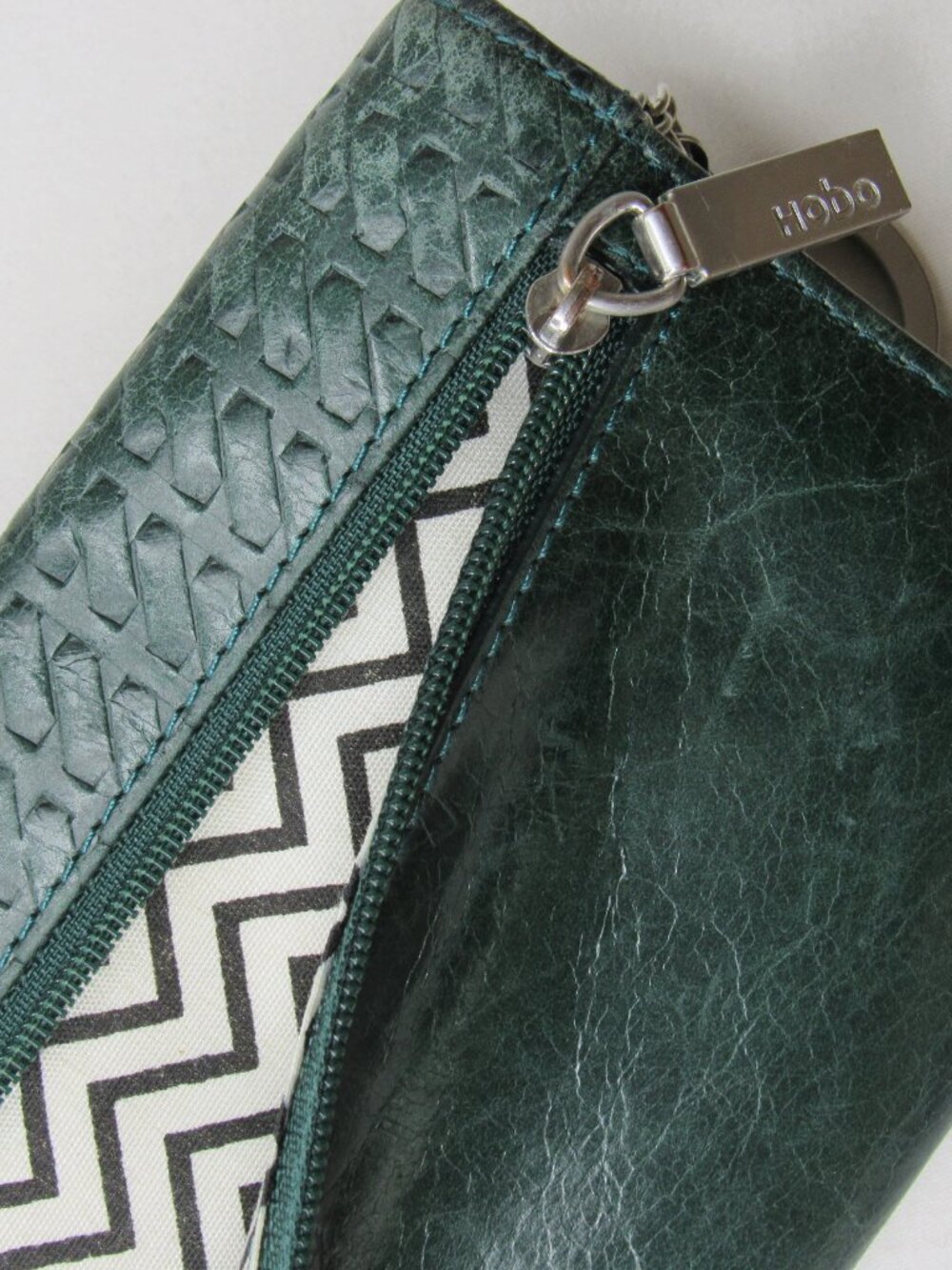 Hobo International Green Leather SADIE Woven Texture Clutch Wallet - Picture 8 of 9